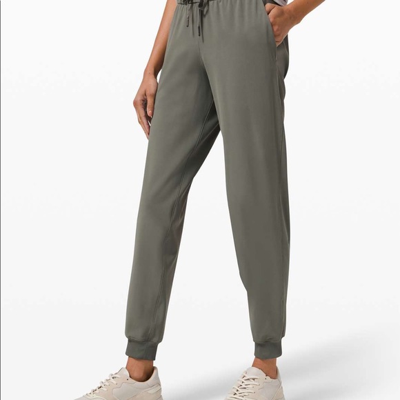 Lulu On-the-fly joggers. Sage green - Picture 1 of 7